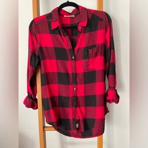 Hollister red plaid flannel long sleeve shirt